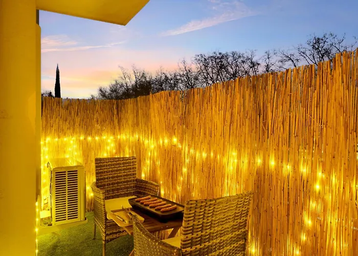 Le Canal Ocre - Netflix - Parking Couvert