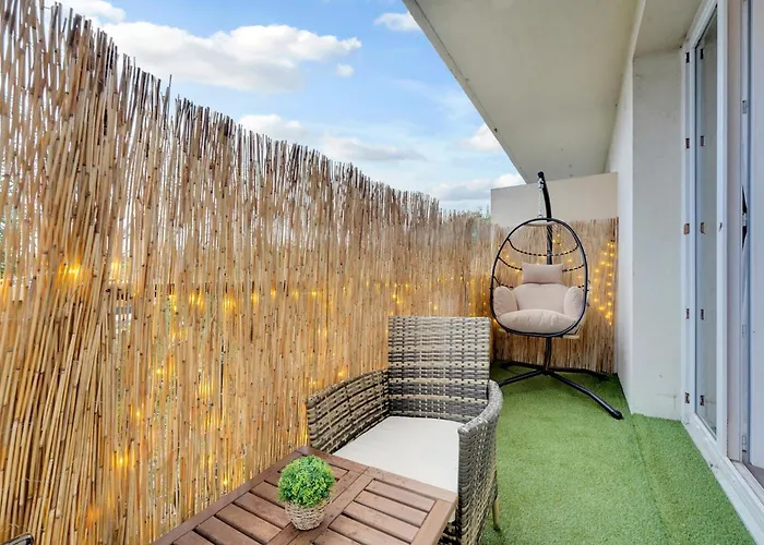 Le Canal Ocre - Netflix - Parking Couvert